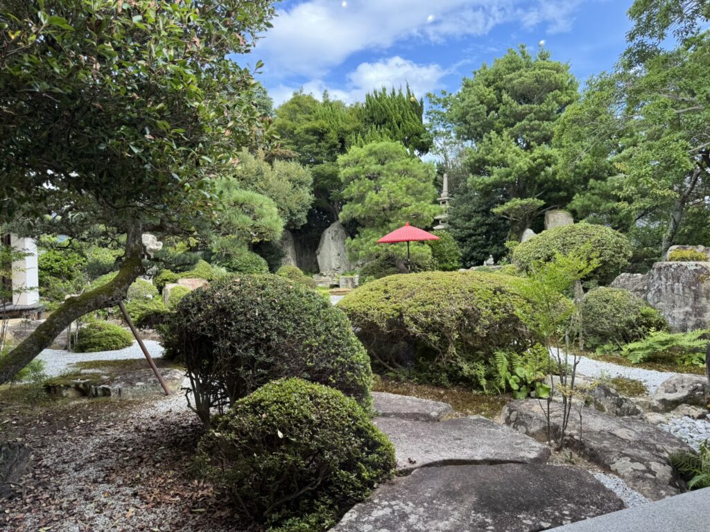 「ホトリテイ」枯山水庭園の写真