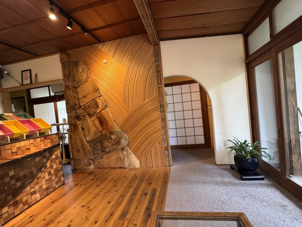 「ホトリテイ」店舗内観写真