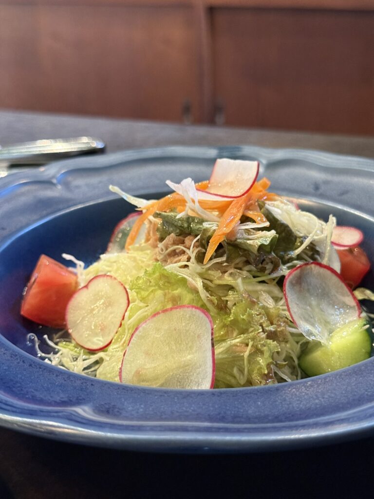 Trattoria ALBERI（トラットリア アルベリ）サラダの写真。