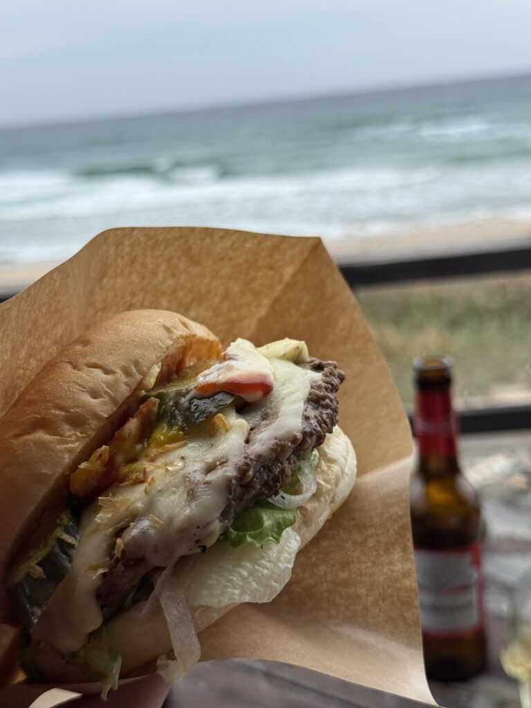 スカルチーズバーガーのアップ写真