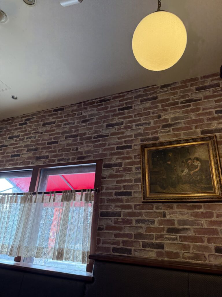 岩国市『麻里布珈琲』店舗内観