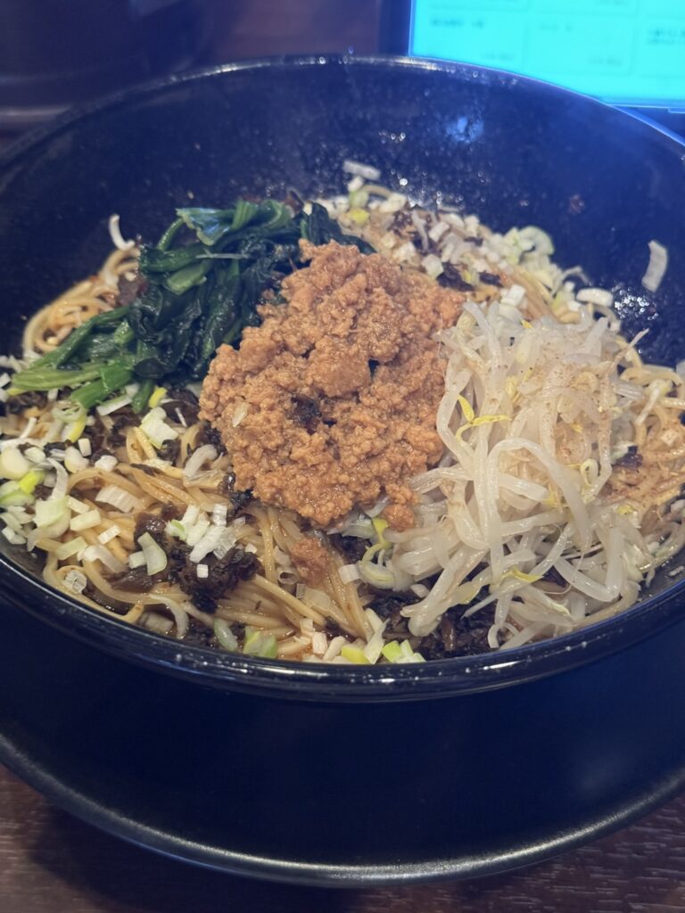 大盛汁なし担々麺の写真