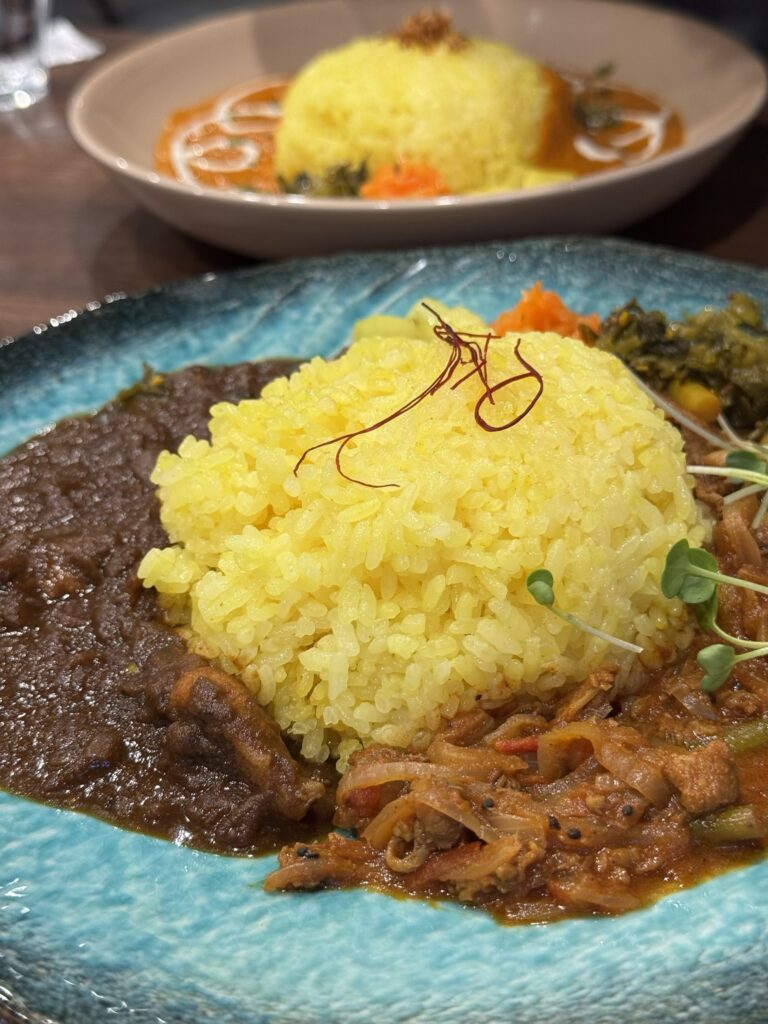「チキン×気まぐれ合いがけ」のアップの写真
