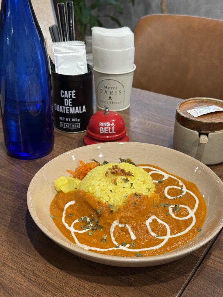 「辛くないバターチキンカレー」の全体写真