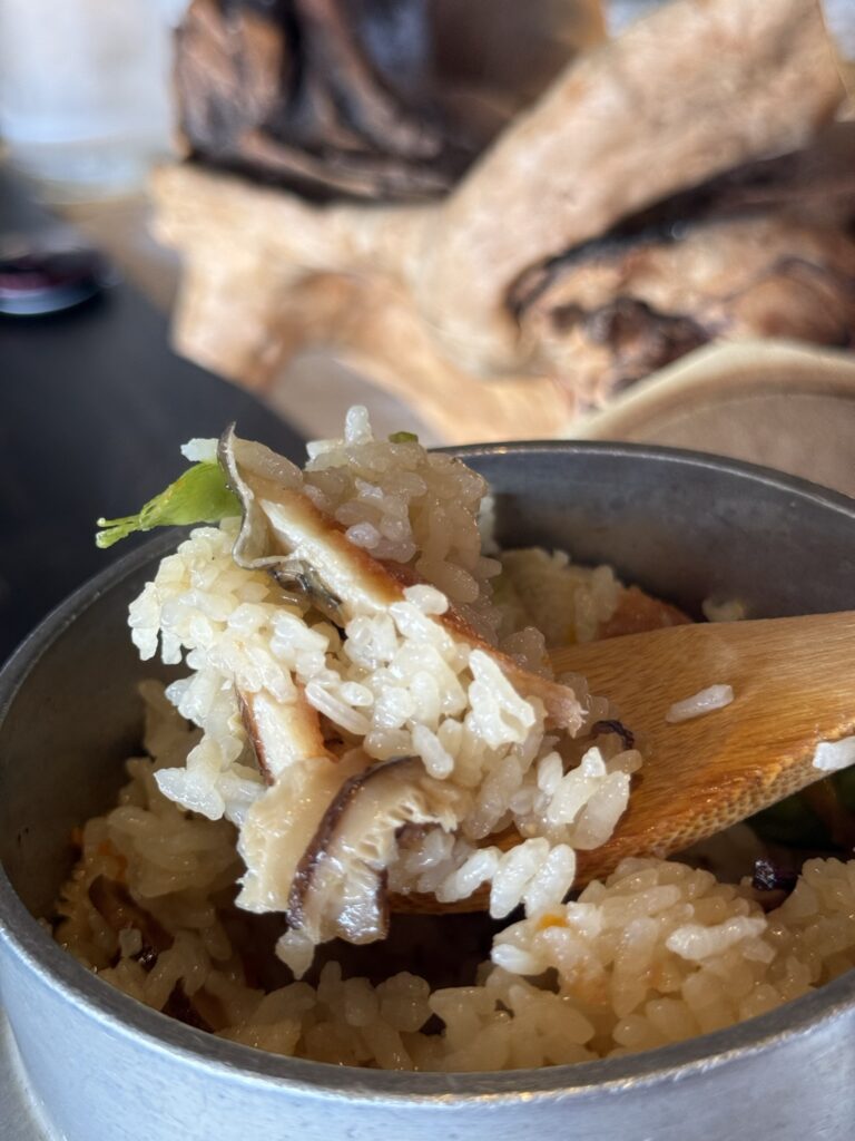 山口県光市『お侍茶屋 彦右衛門 光店』釜飯のアップの写真