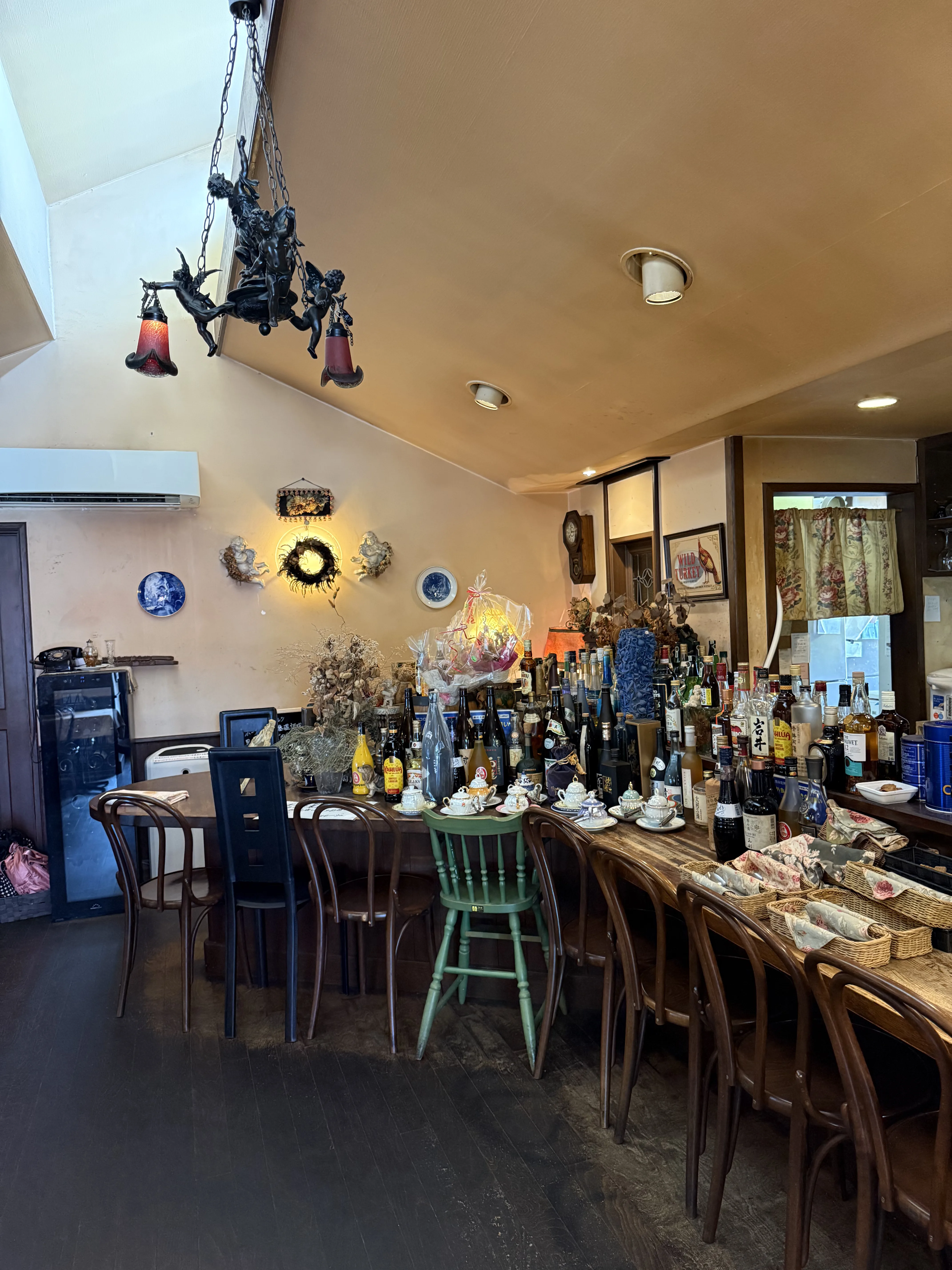 山口県宇部市『Cafe de Limoges（カフェドリモージュ）』店内