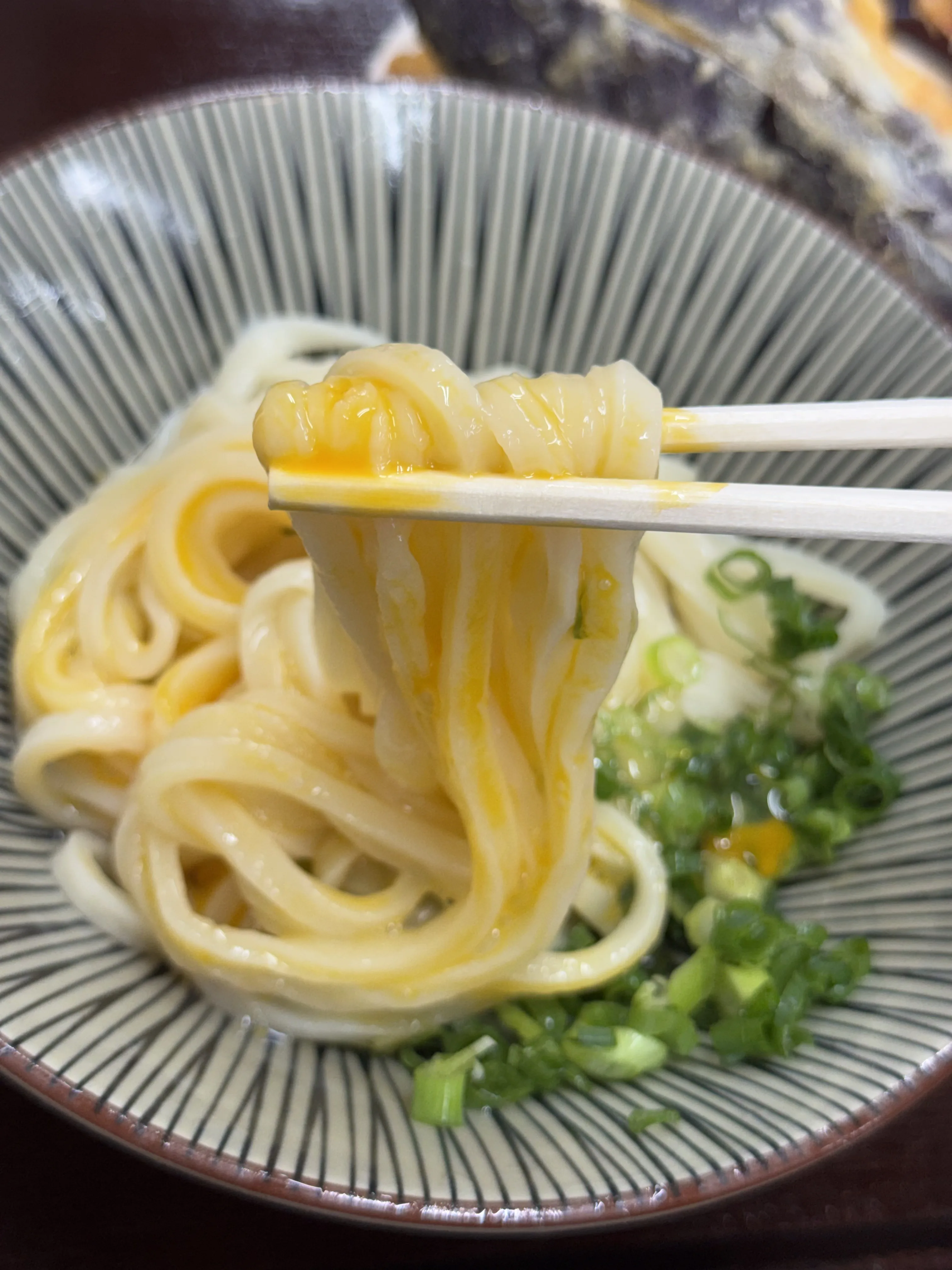 『麺工棒(めんこうぼう)』ひやたまうどん 麺のアップ