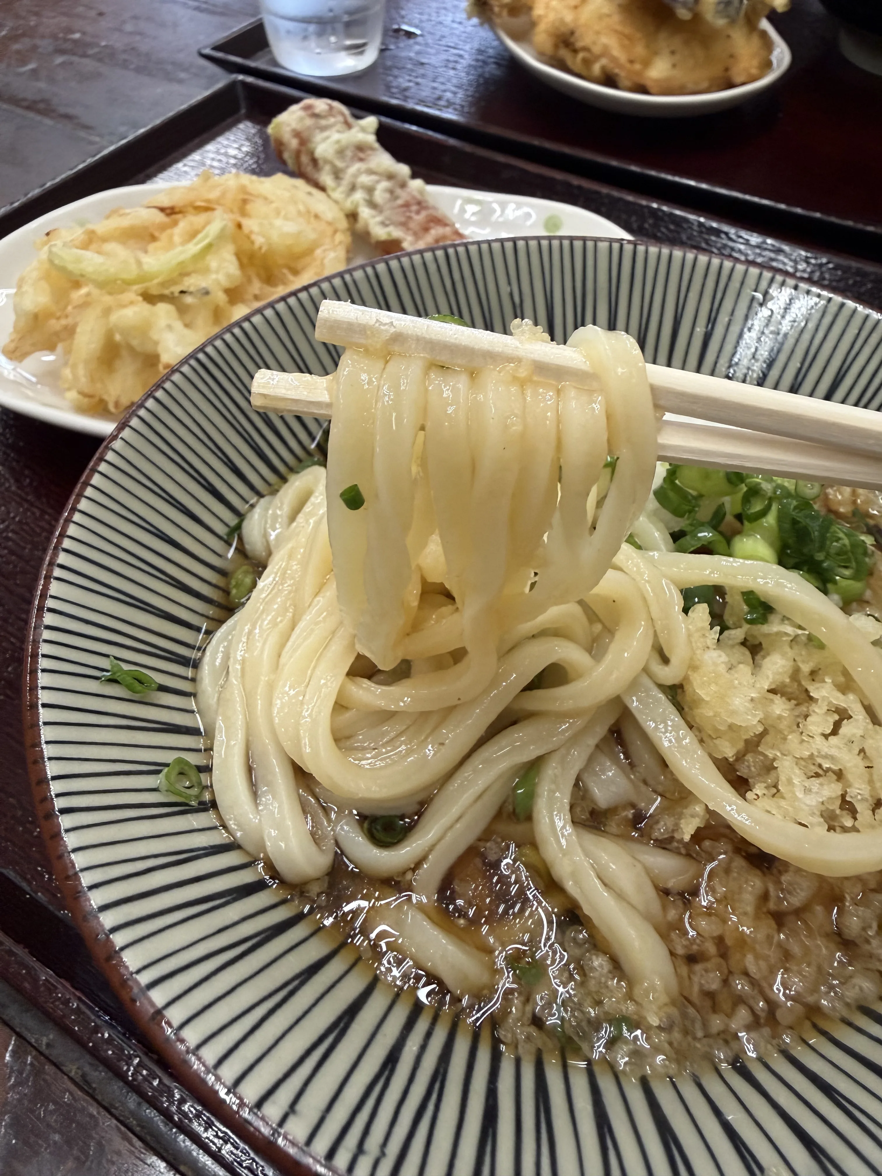 『麺工棒(めんこうぼう)』ぶっかけうどん 麺のアップ