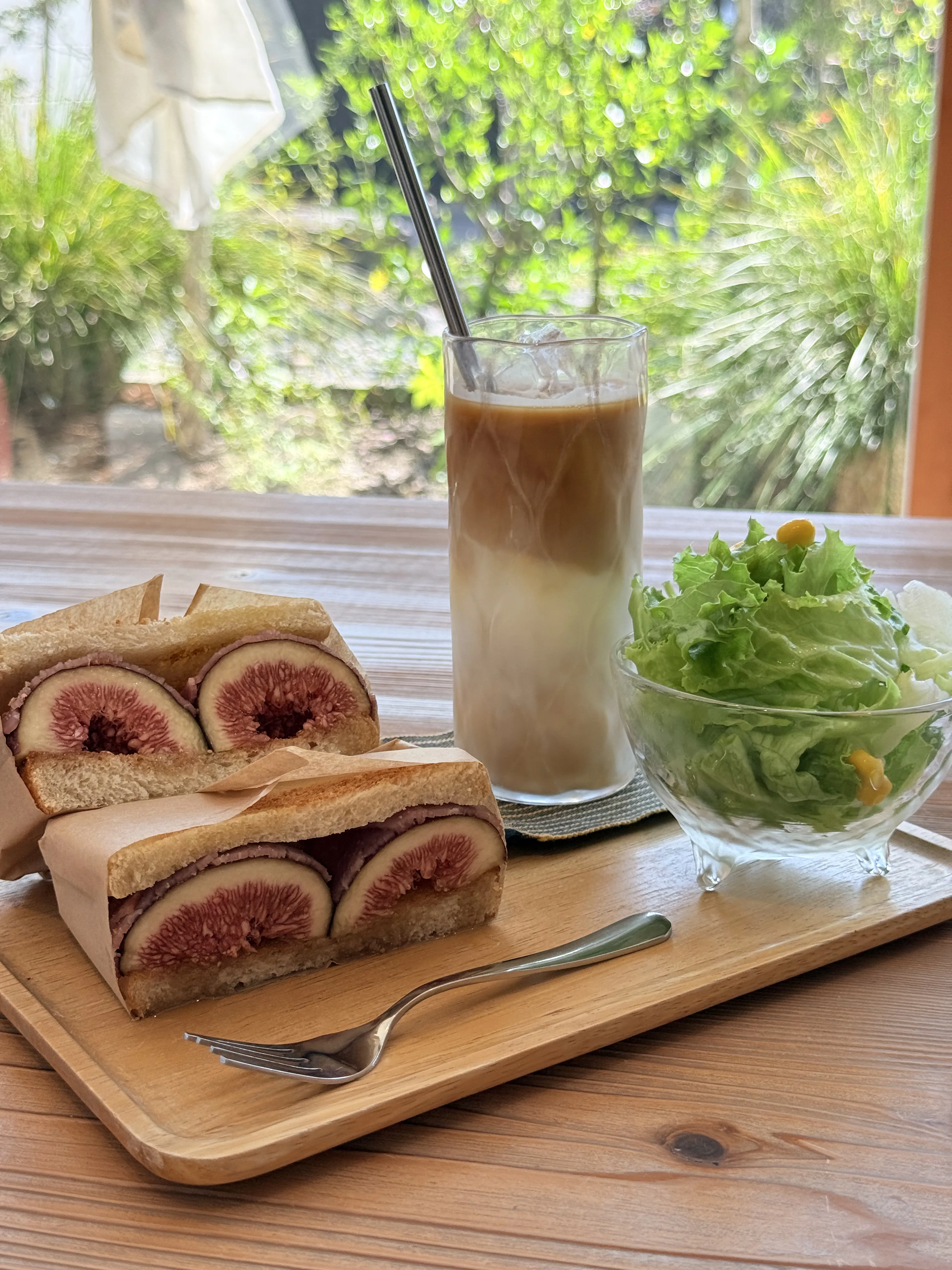 『フジヤマコーヒーロースターズ』月替わりホットサンド（イチジク）